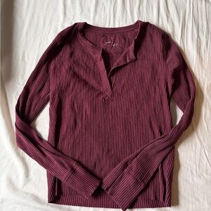 aerie Ribbed Long-Sleeve Henley Top - Wine